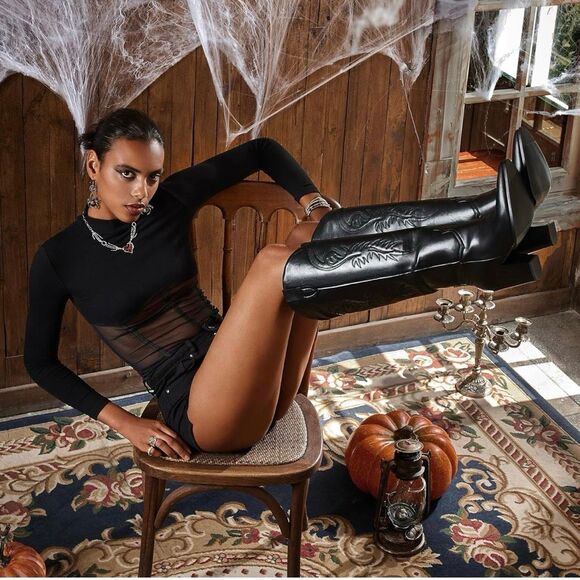 Knee High Black Woman’s Cowboy Boots - Picture 3 of 5